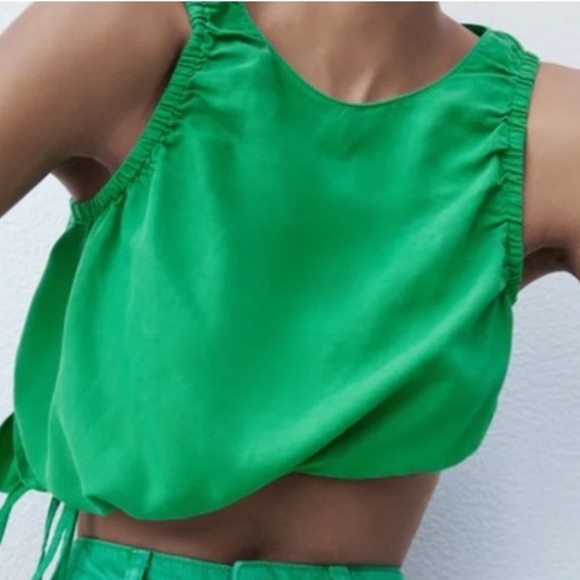 🌿 ZARA GREEN ASYMMETRICAL CROP TOP! - Picture 9 of 14